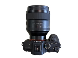 Sony A7RIII W/ Sony G Master FE 85mm F1.4 GM digital camera w/ battery & charger