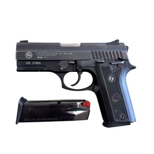 Taurus PT 940 .40 cal (2) 10rd mags